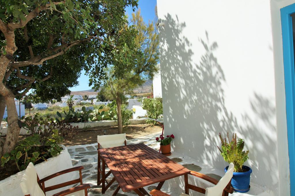 Meltemi Studios And Apartments Logaras Exterior foto